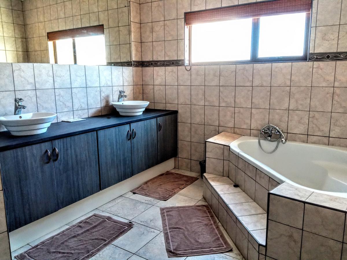 Sea View Bliss Guesthouse With Self Catering Свакопмунд Экстерьер фото